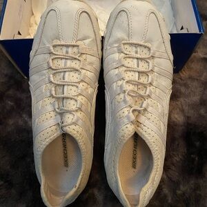 Skechers Off-White Casual Slip-on Sneakers